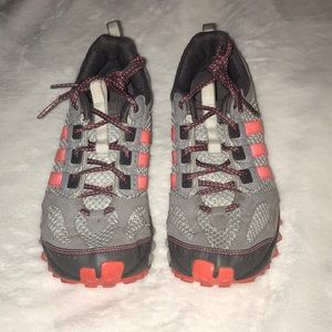 Adidas Torsion System tennis shoes